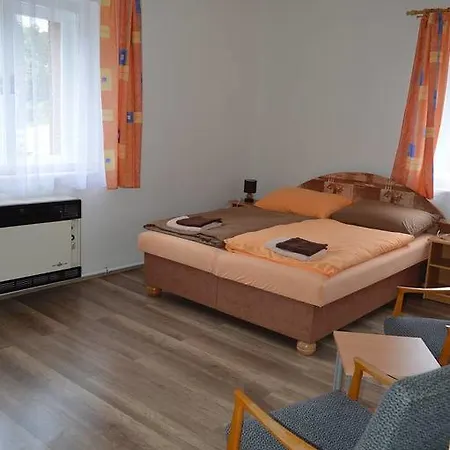 U Lokalky Landsted Zadni Treban